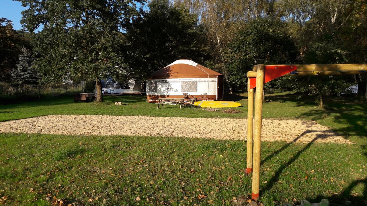 מלון נובה וארפנו Glamping Podgrodzie מראה חיצוני תמונה