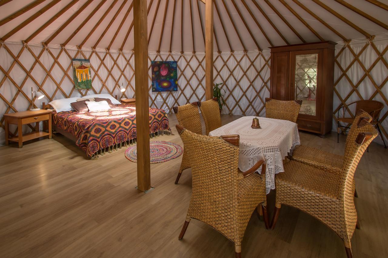 מלון נובה וארפנו Glamping Podgrodzie מראה חיצוני תמונה