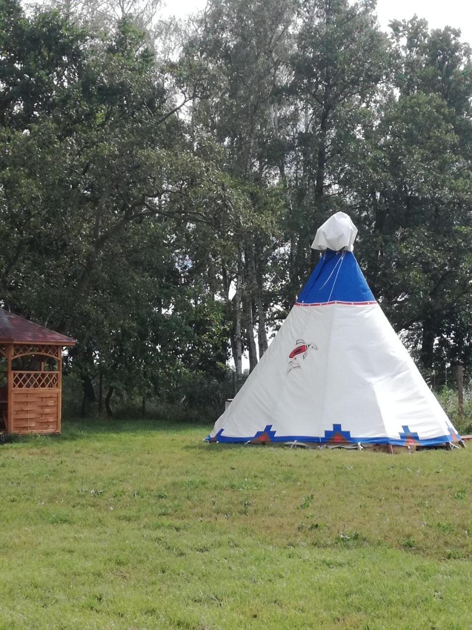 מלון נובה וארפנו Glamping Podgrodzie מראה חיצוני תמונה