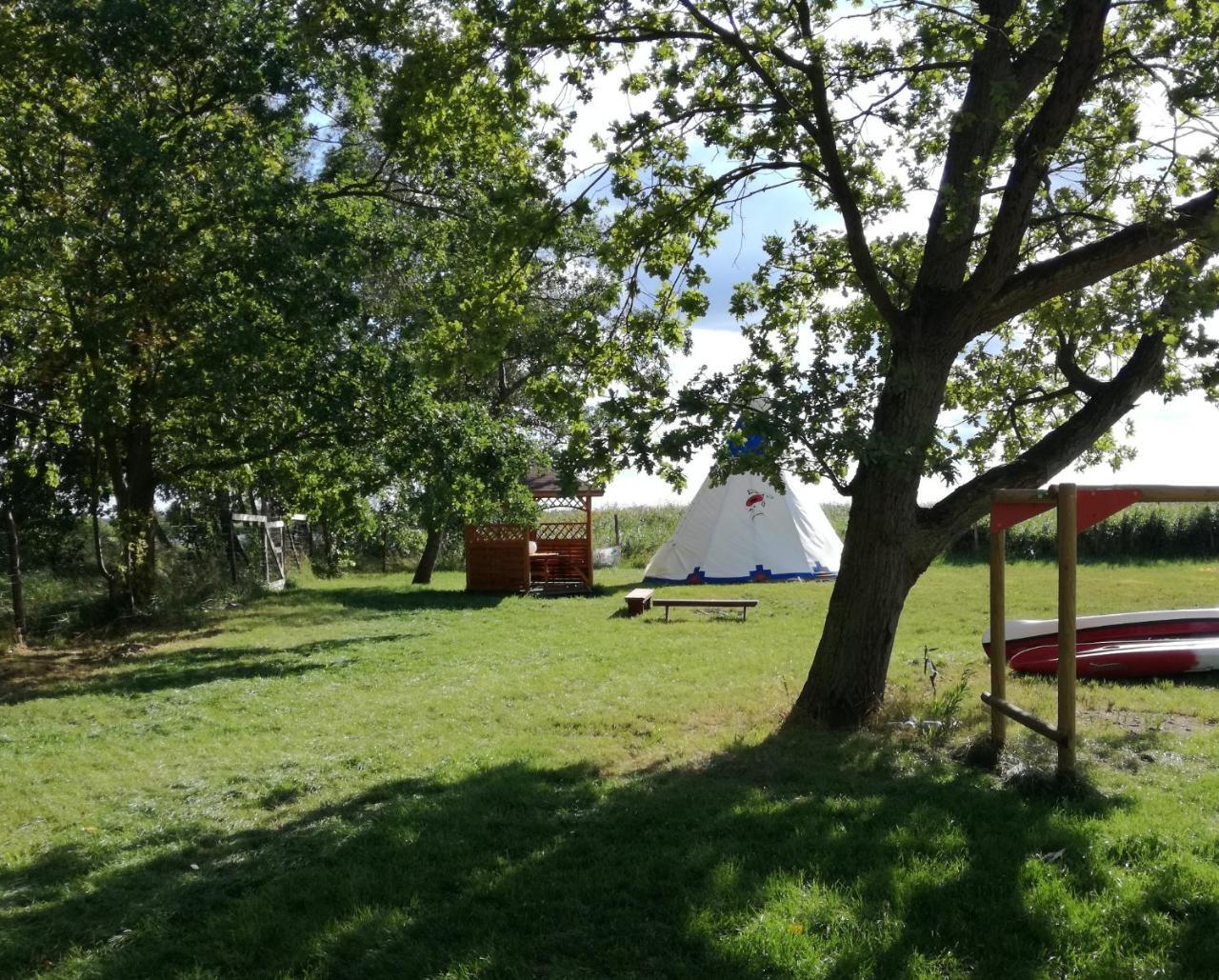 מלון נובה וארפנו Glamping Podgrodzie מראה חיצוני תמונה