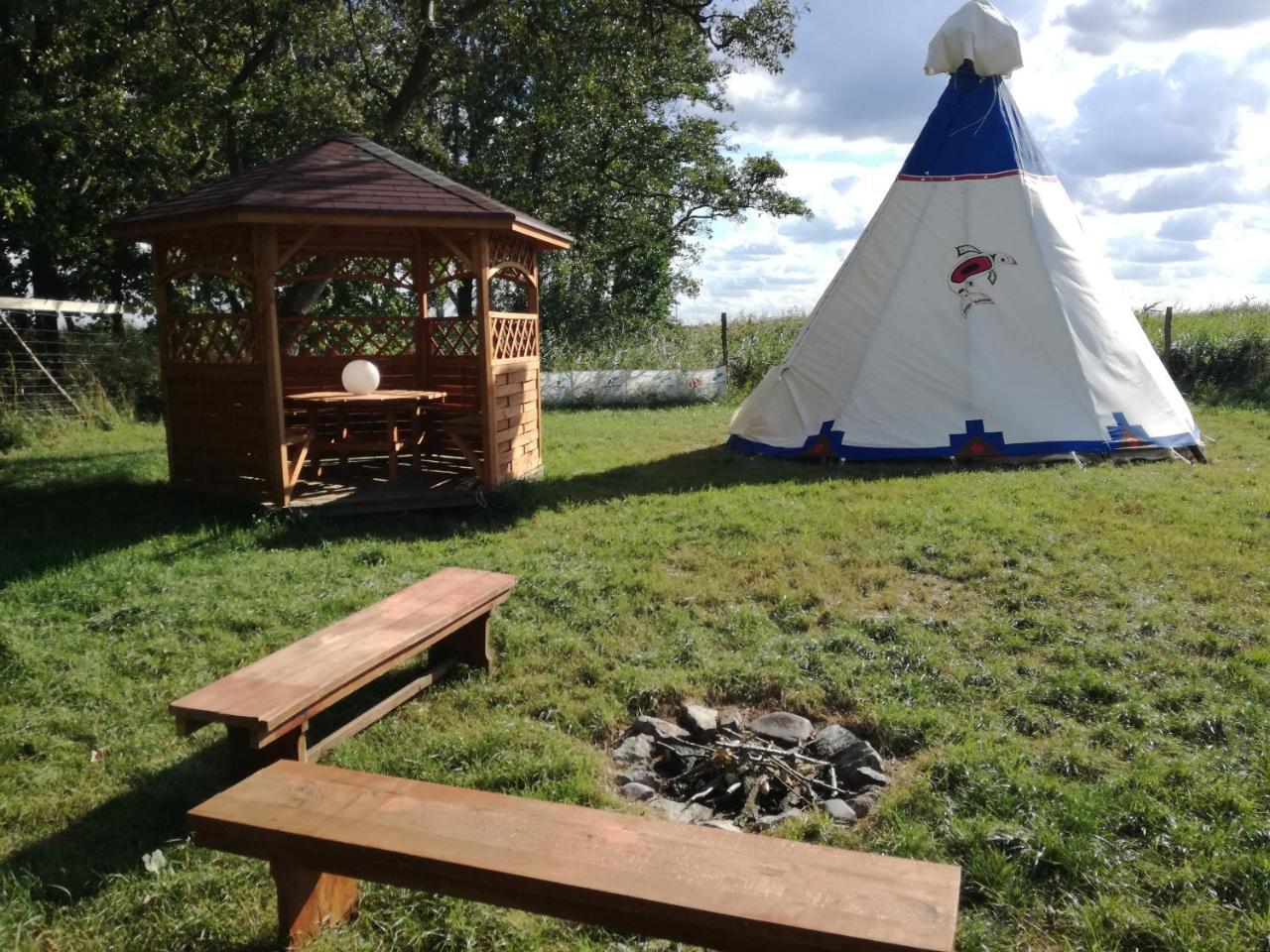 מלון נובה וארפנו Glamping Podgrodzie מראה חיצוני תמונה