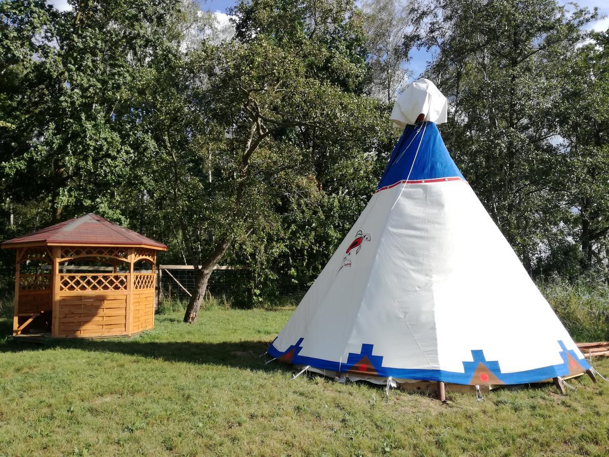 מלון נובה וארפנו Glamping Podgrodzie מראה חיצוני תמונה